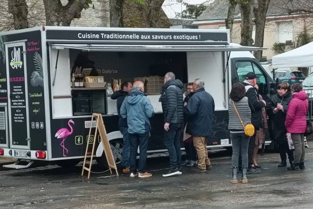 LE_MANOA_traiteur_exotique_pithiviers_foire_manifestation.jpg