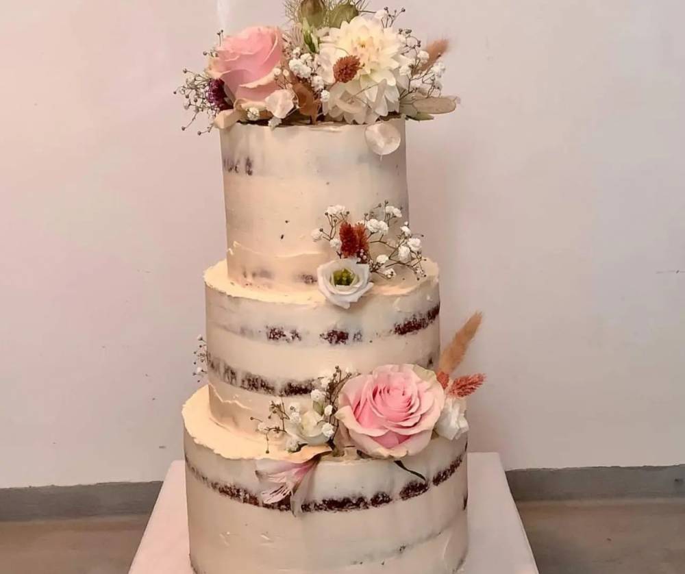 Le Manoa - Wedding cake personnalisés.jpg